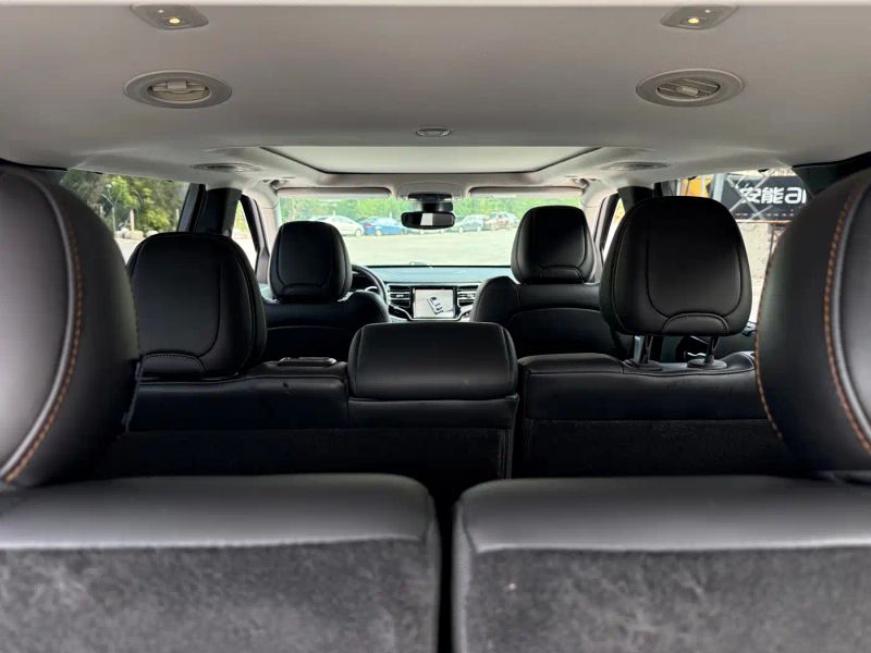 Jeep grand_commander
