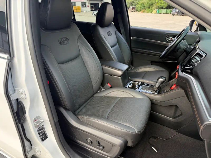 Jeep grand_commander