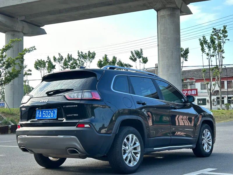 Jeep cherokee