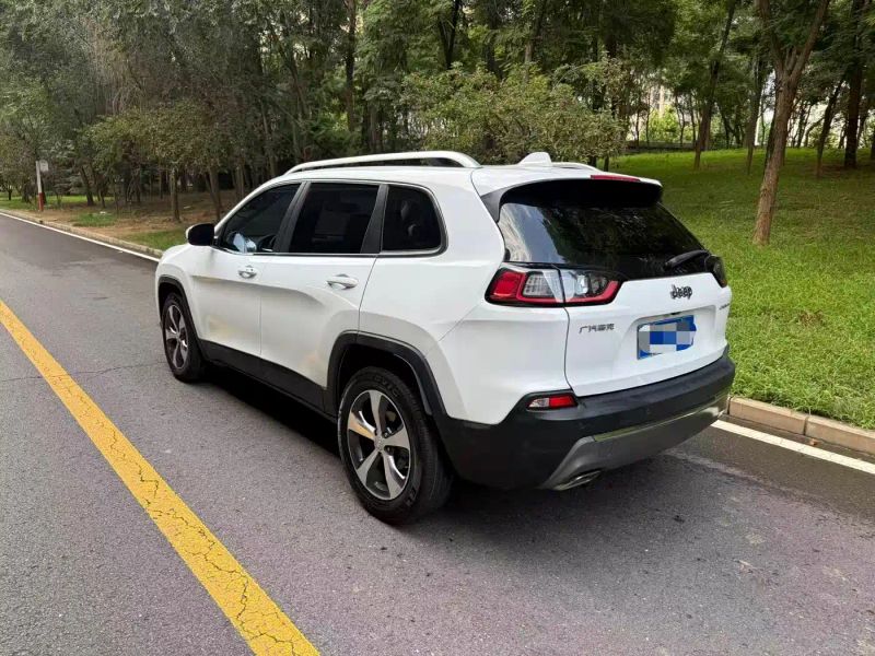Jeep cherokee