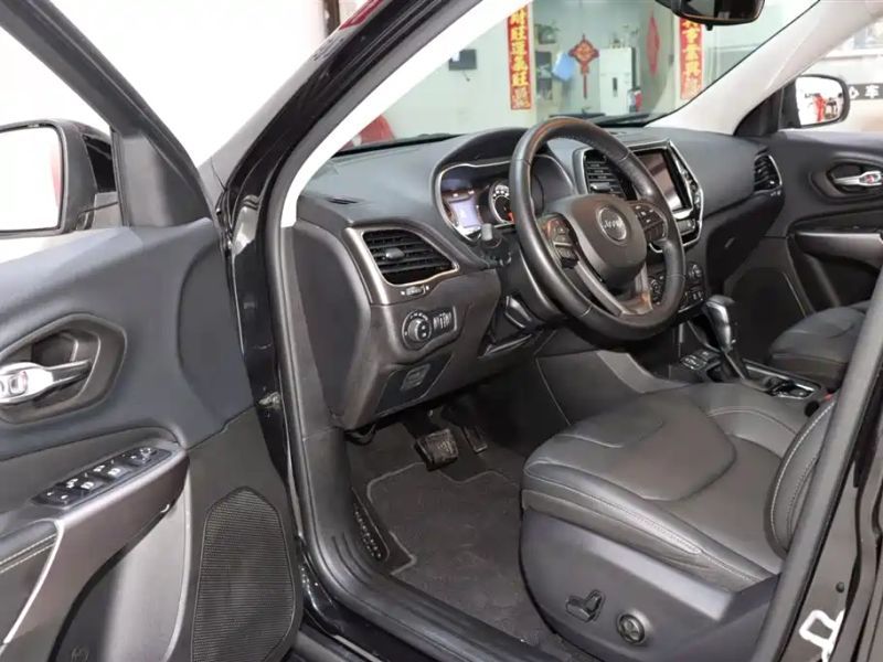 Jeep cherokee