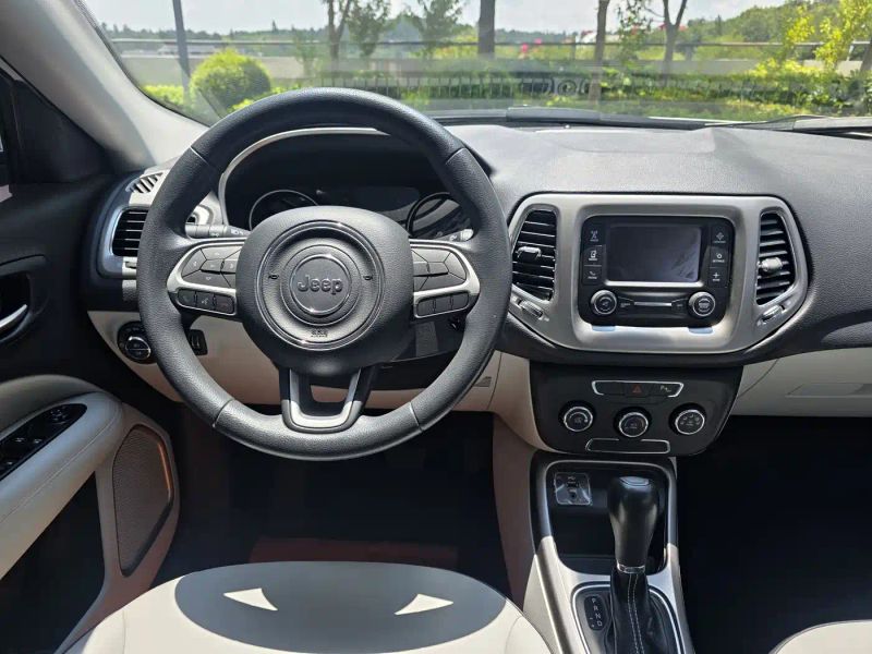 Jeep grand-cherokee-imported