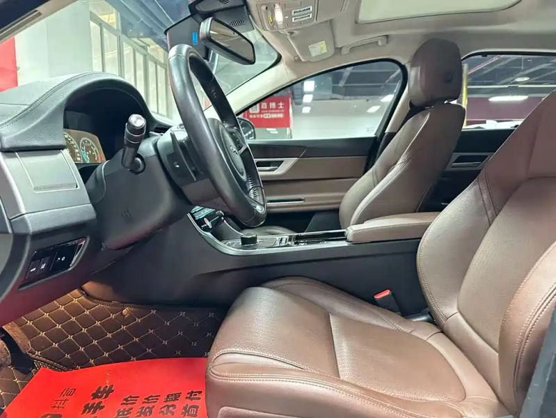 Jaguar xf