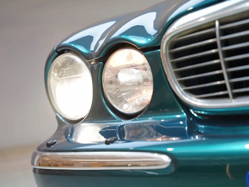 Jaguar XJ