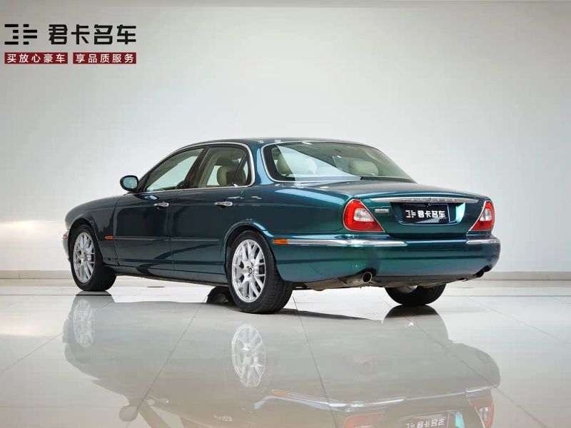 Jaguar XJ
