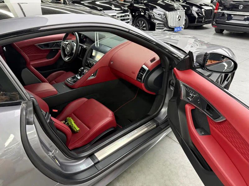 Jaguar F-TYPE