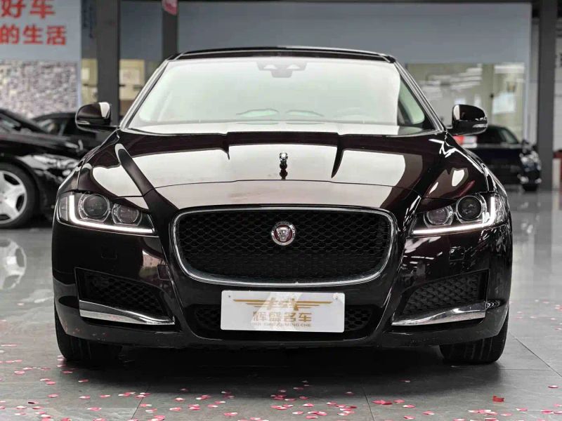 Jaguar xf