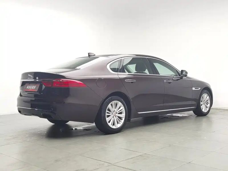 Jaguar xf