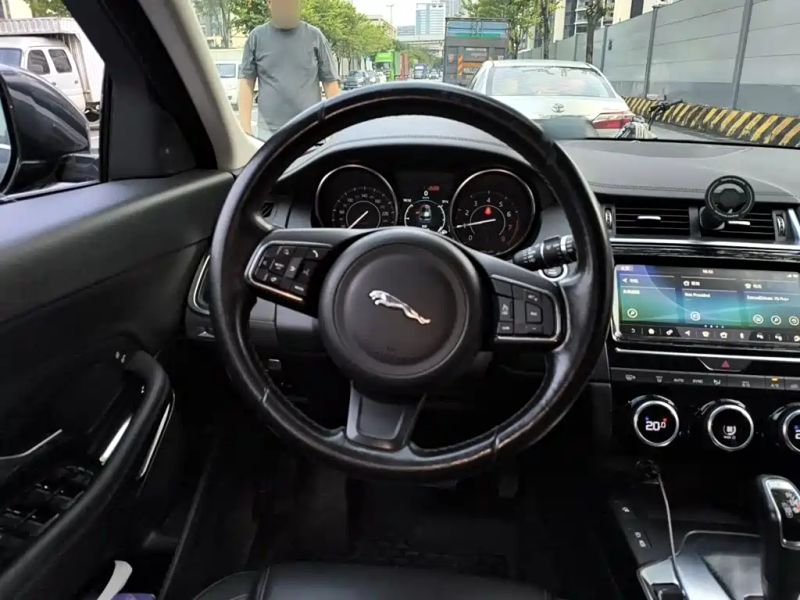 Jaguar E-PACE