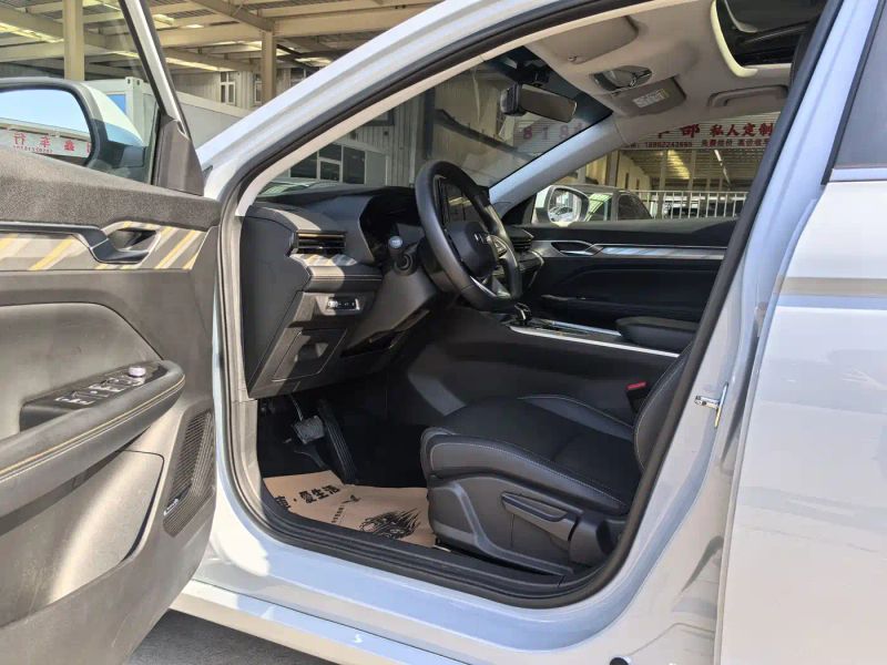 Geely l