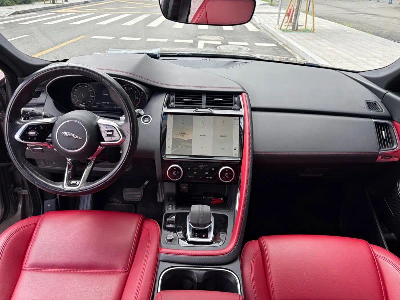 Jaguar E-PACE
