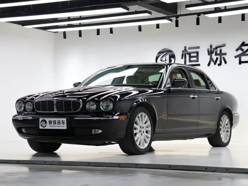 Jaguar XJ