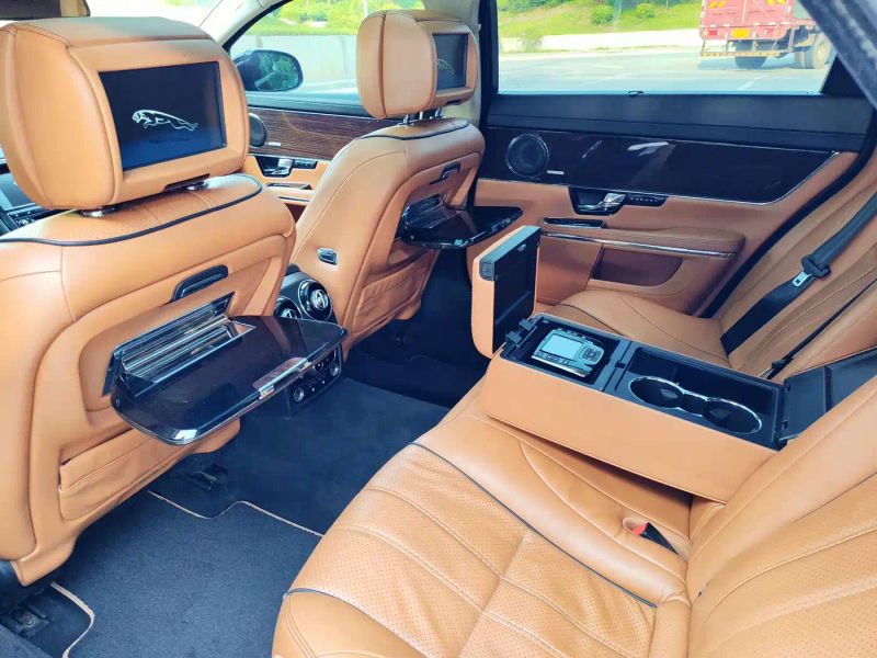 Jaguar XJ