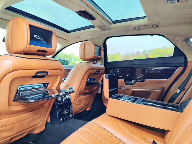 Jaguar XJ