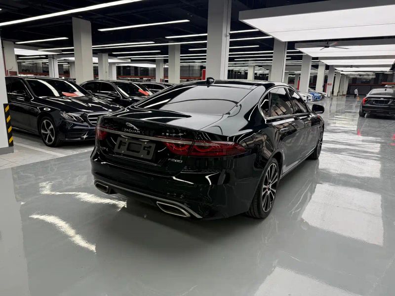 Jaguar xf