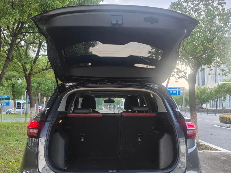 Geely binyue