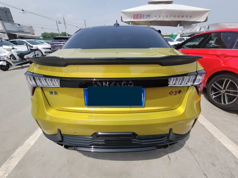 Lynk&co 03