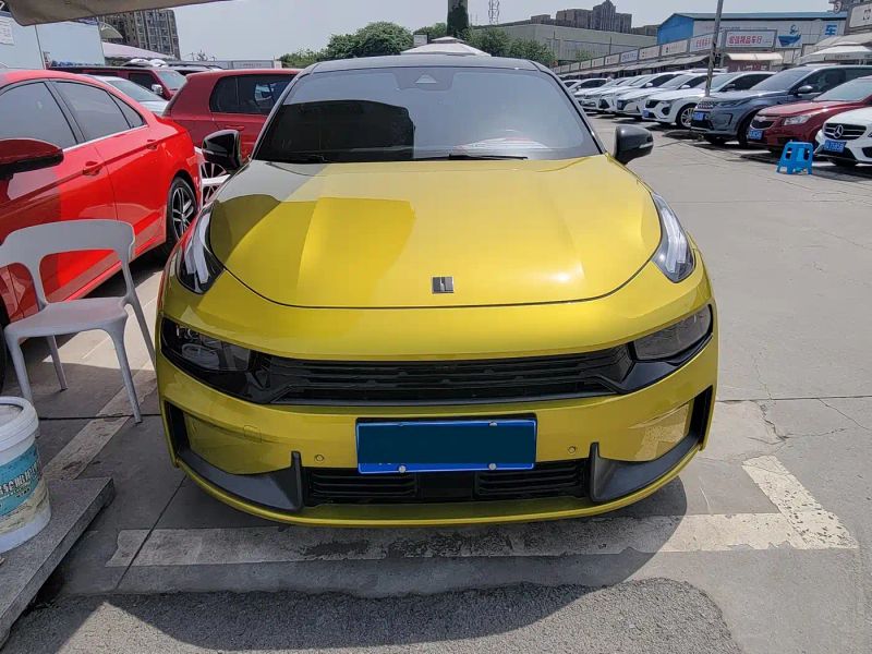 Lynk&co 03