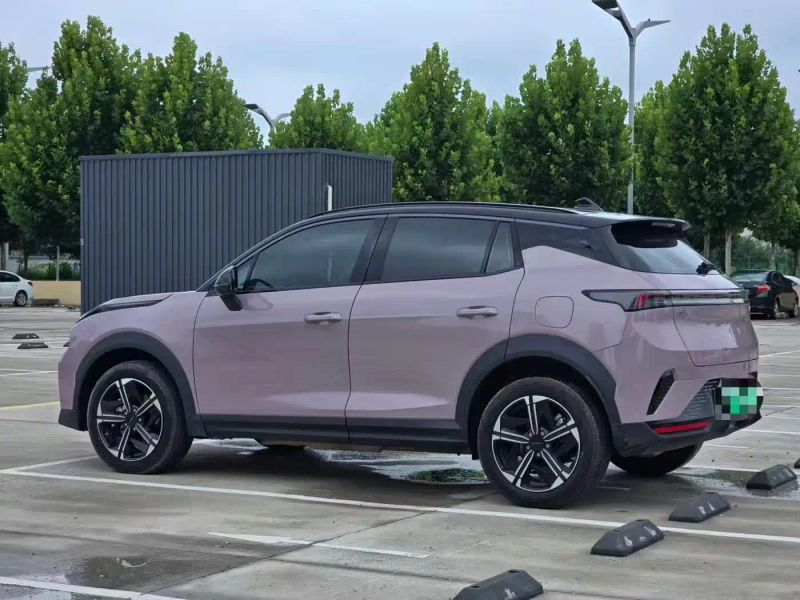Lynk&co 06