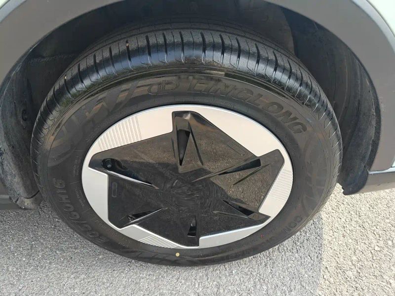 Geely geometry