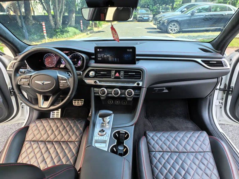 Genesis G70