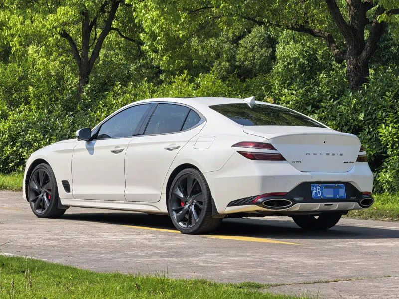 Genesis G70