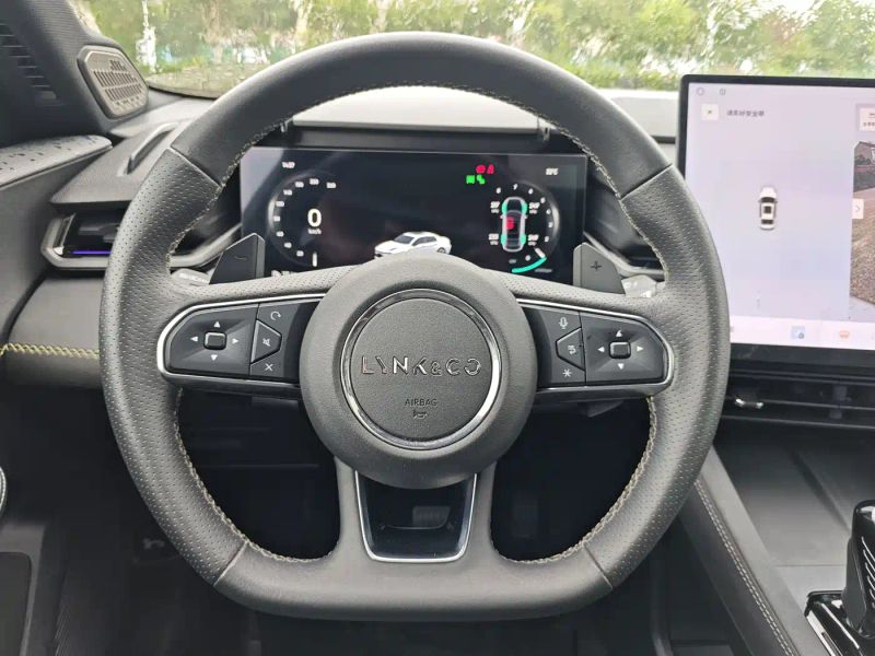 Lynk&co lynk-co-03