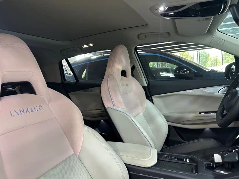 Lynk&co 06