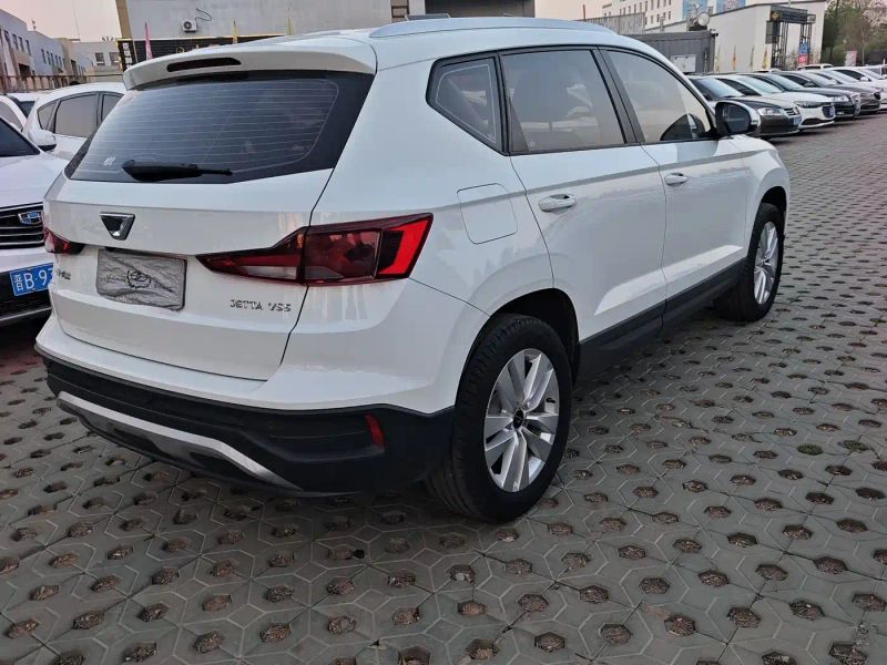 Jetta vs5