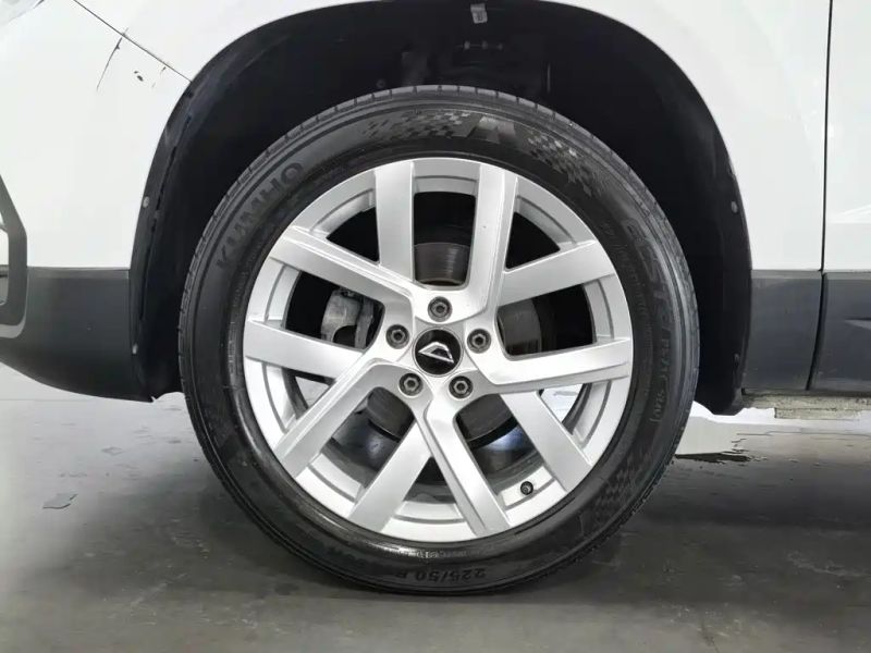 Jetta vs5