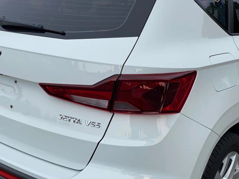 Jetta vs5