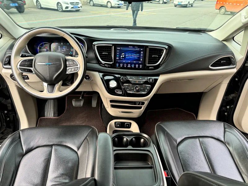 dajielong dodge_grand_caravan_phev