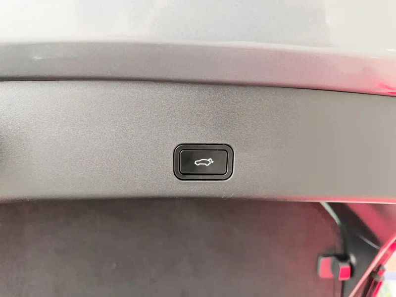 Zeekr 001