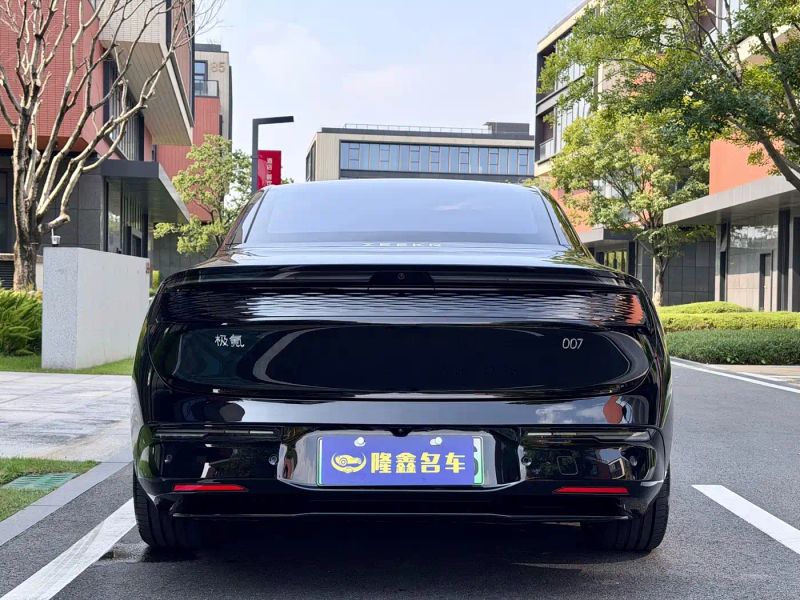 Zeekr 007