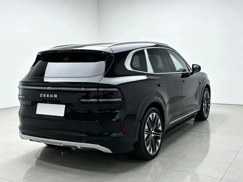 Zeekr 8x