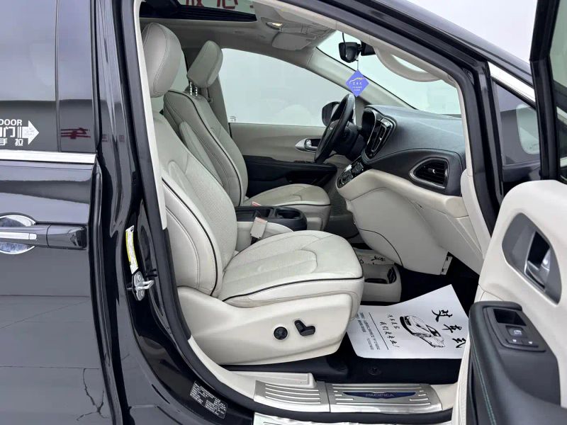 dajielong dodge_grand_caravan_phev