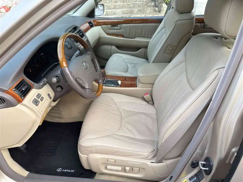 Lexus LS