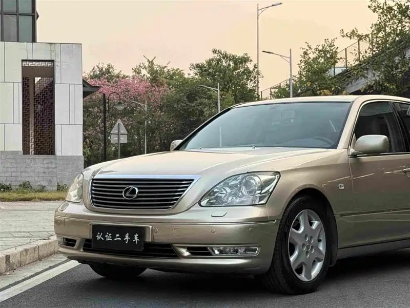 Lexus LS
