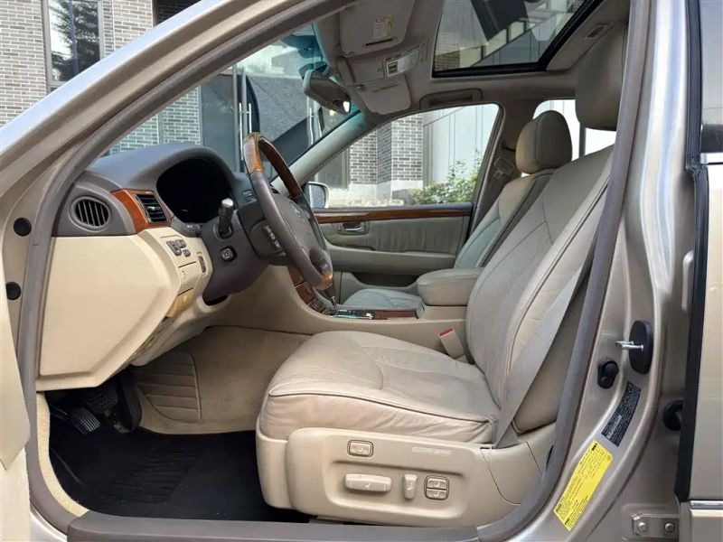 Lexus LS