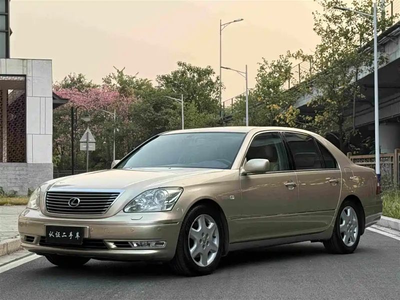 Lexus LS