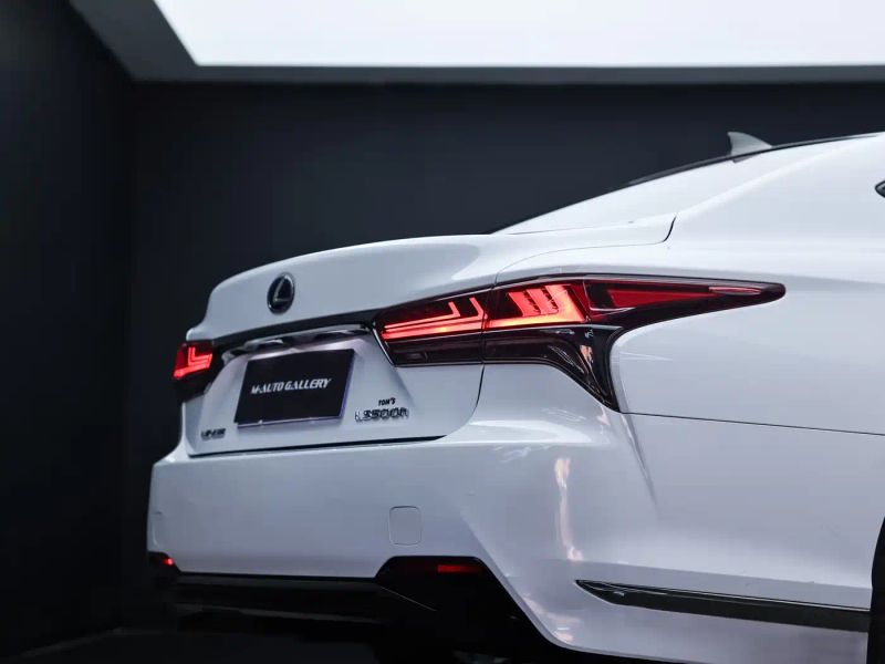 Lexus LS