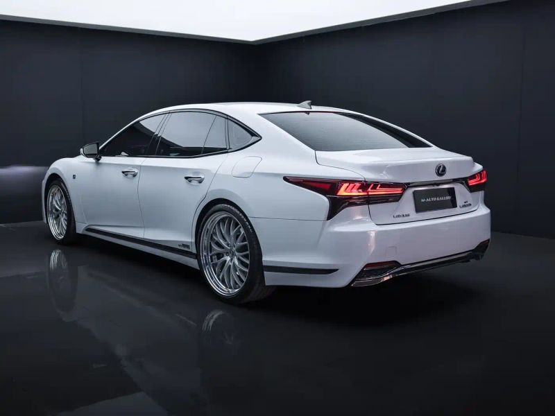 Lexus LS