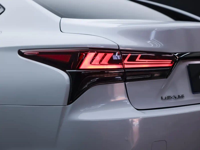Lexus LS