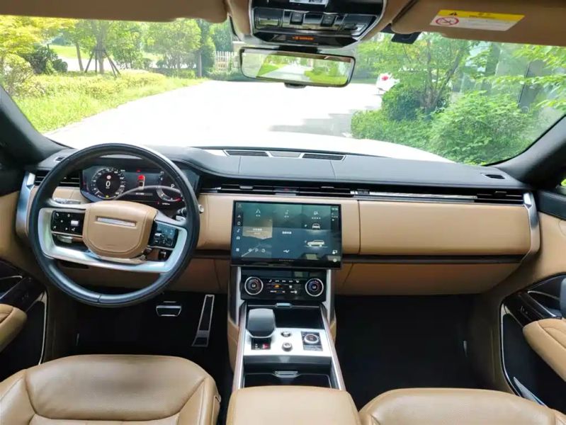 Land_rover range-rover