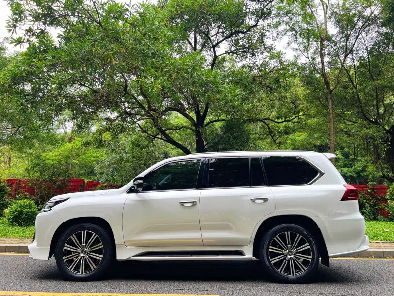 Lexus LX