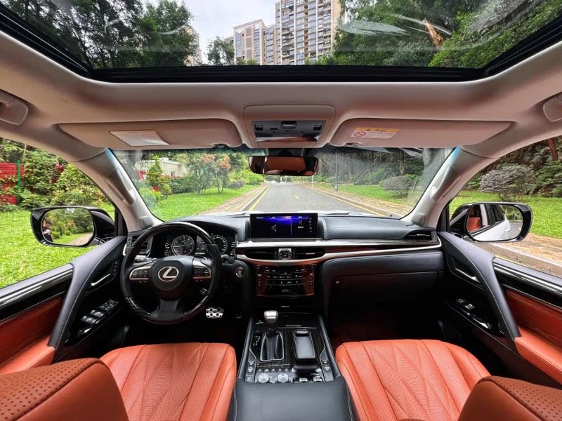 Lexus LX