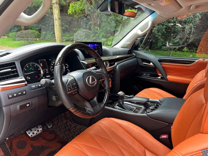 Lexus LX