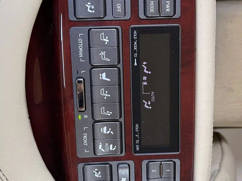Lexus LS
