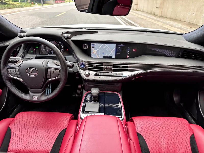 Lexus LS