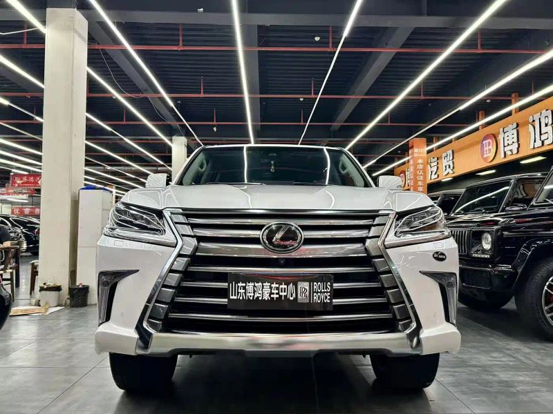 Lexus LX